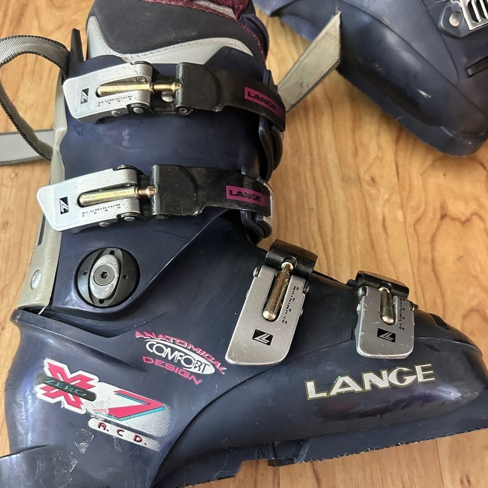 Lange Blue Ski Boots with Pink Accents size 5.5